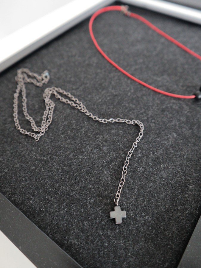 210 | Pilkas pliuso vėrinys