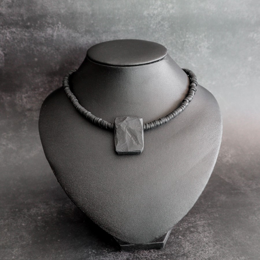 220 | Juodas vėrinys QUADRO