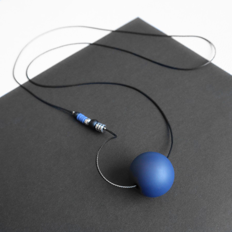 265 | Mėlynas kaklo papuošalas