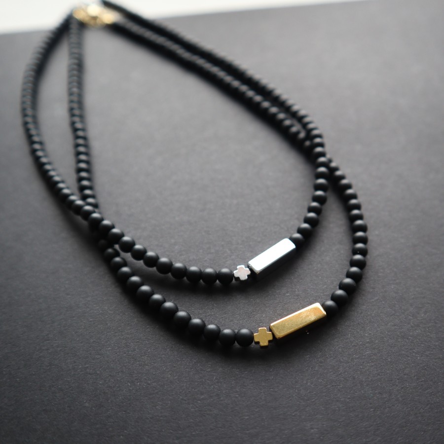 304 | Juodas trumpas vėrinys 