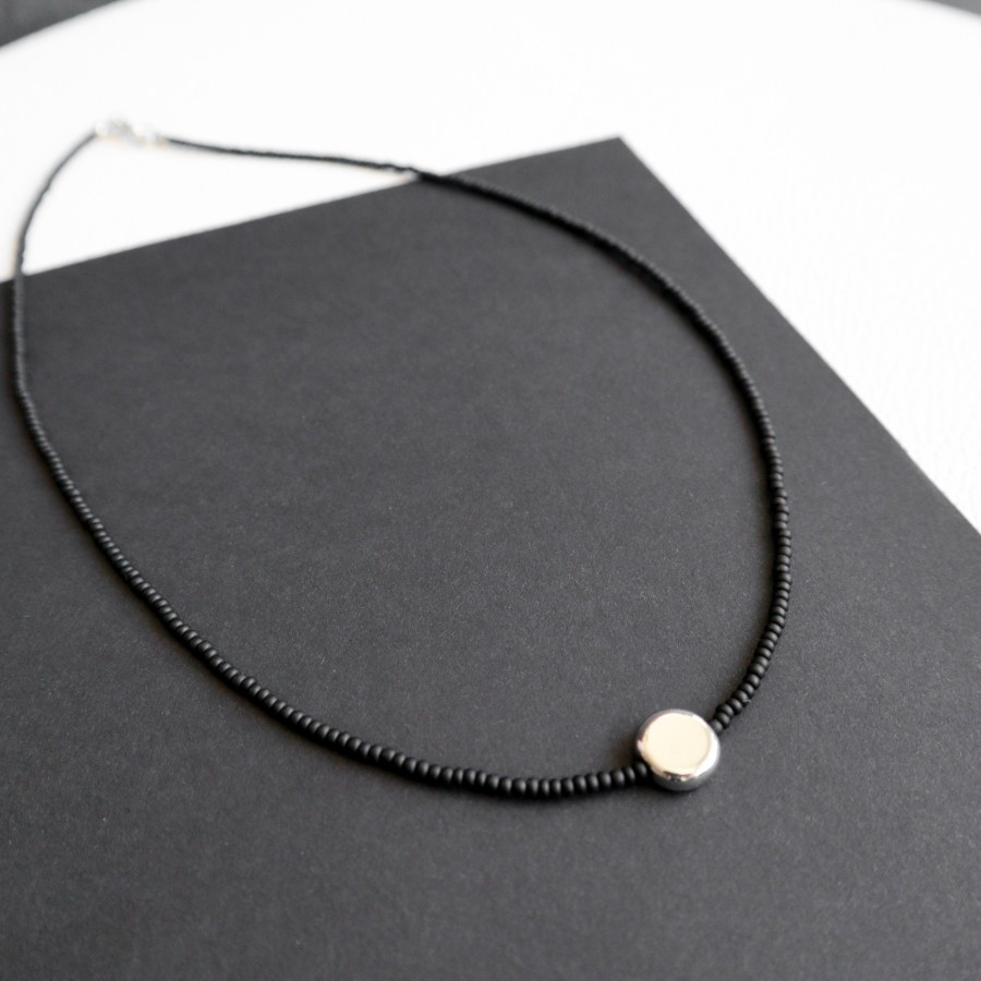 319 | Juodas vėrinys su pakabuku