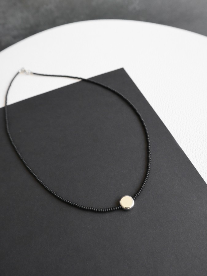 319 | Juodas vėrinys su pakabuku