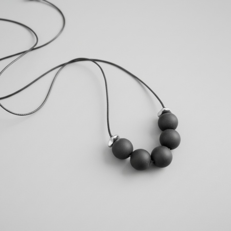 324 | Juodas vėrinys SILVERSTONE